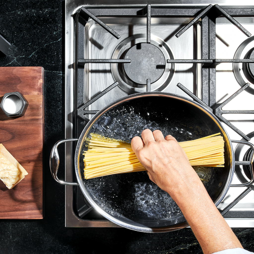 Hybrid Oval Dutch Oven, 6.5-Qt